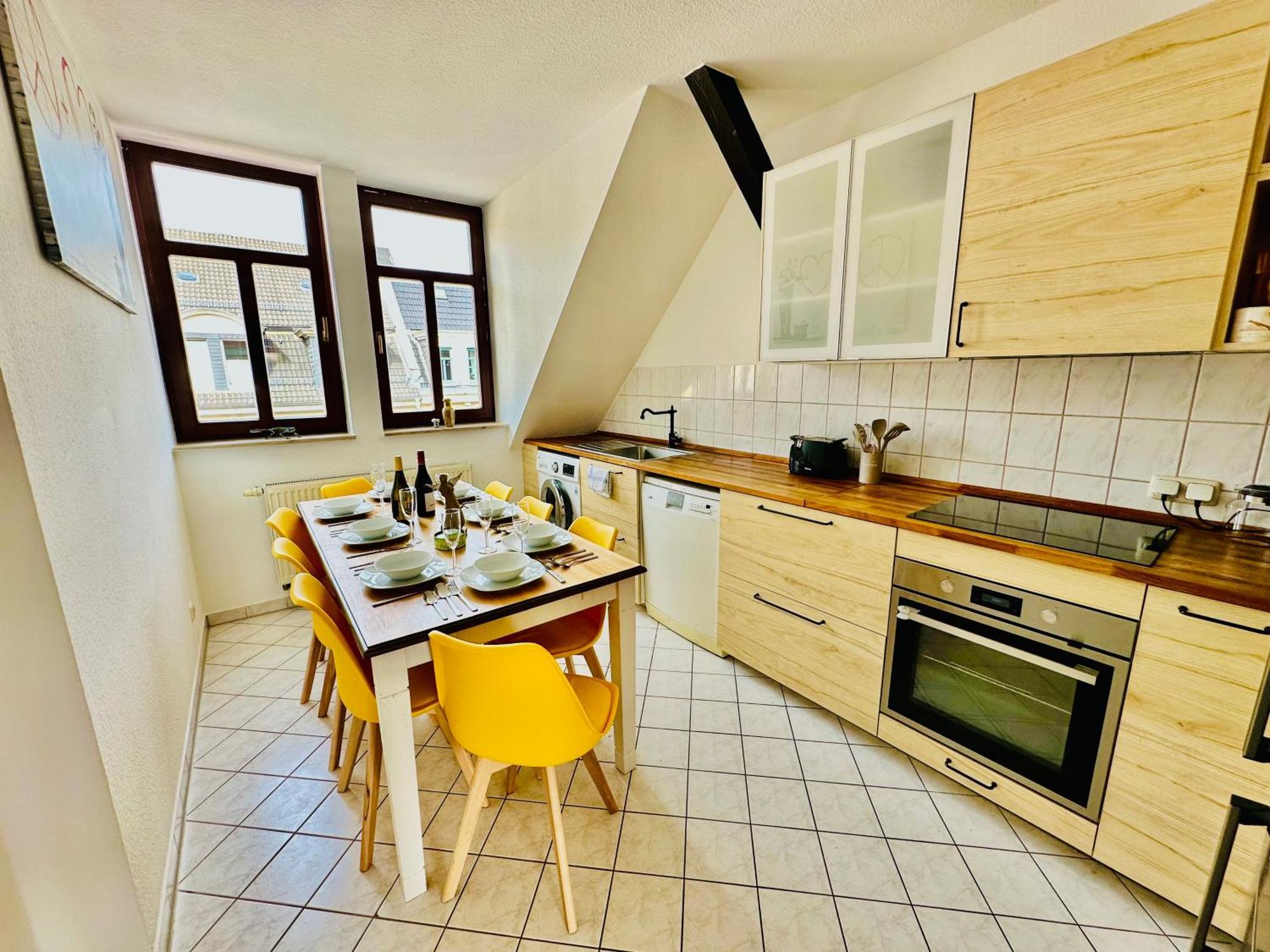 Massive Karli Loft - Over 130 Meters Floor Space - Home Theater Room - 4 Private Sleeping Areas - Best Location In Leipzig Exterior photo