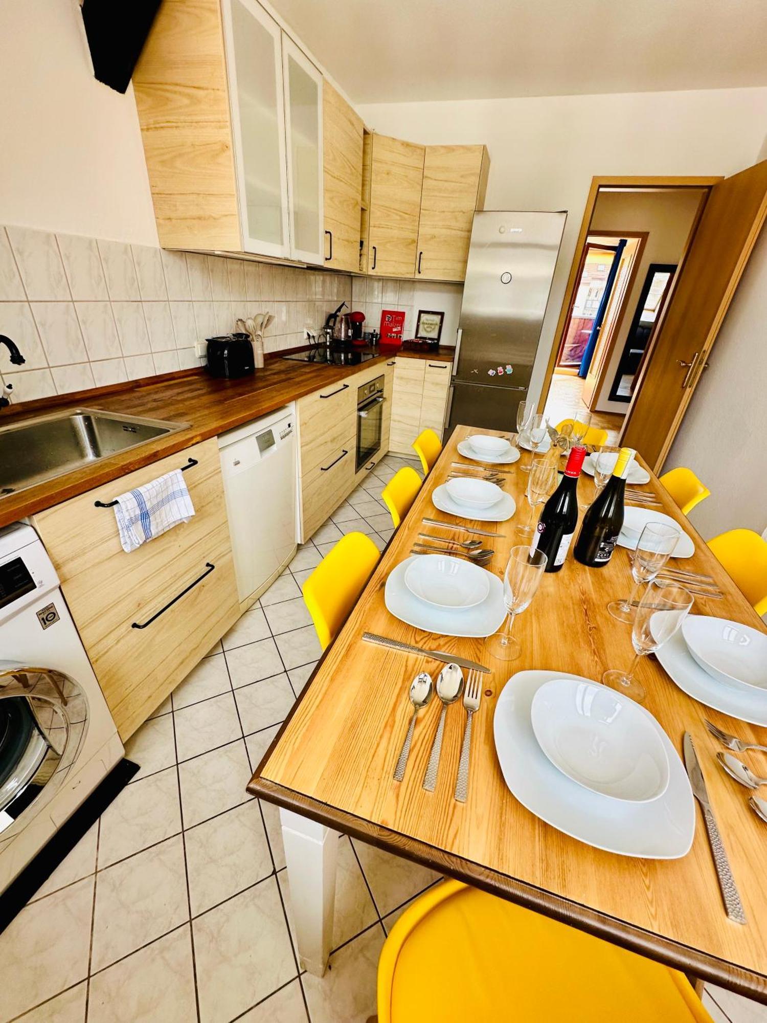 Massive Karli Loft - Over 130 Meters Floor Space - Home Theater Room - 4 Private Sleeping Areas - Best Location In Leipzig Exterior photo